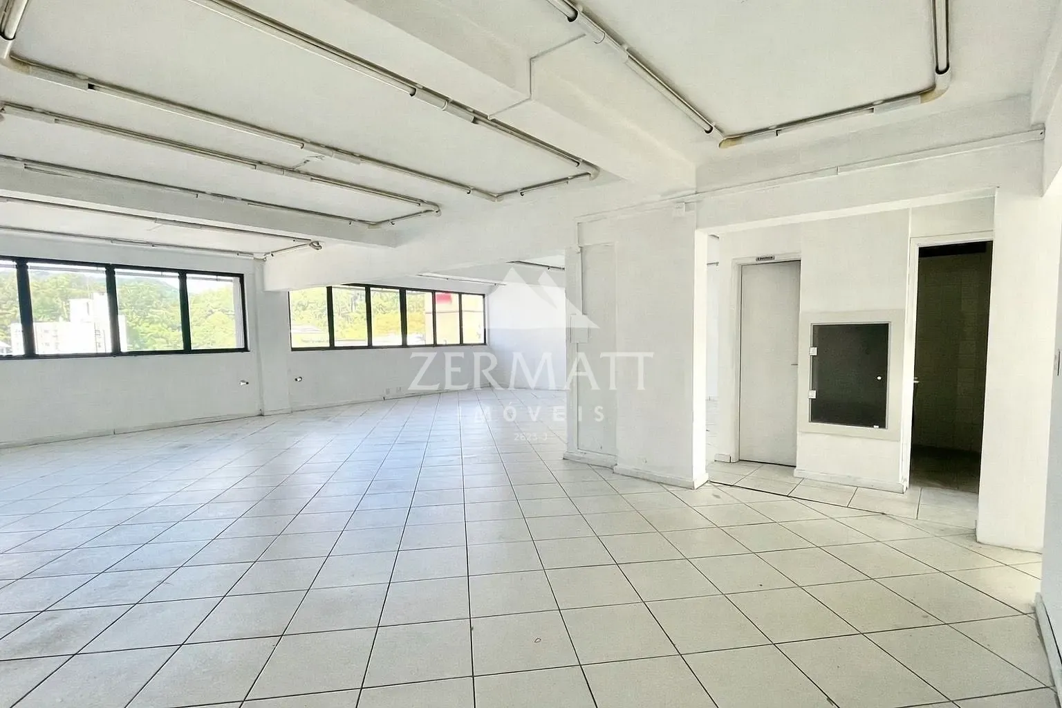 Sala para locação, Centro, Blumenau, SC - foto 1