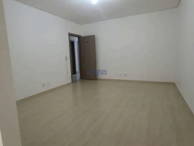 Sala à venda, no bairro Parque Residencial Aquarius em São José dos Campos