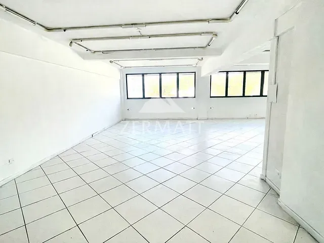 Sala com 71m², para alugar, no bairro Centro em Blumenau
