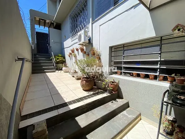 Sala para alugar, no bairro Centro em Ponta Grossa