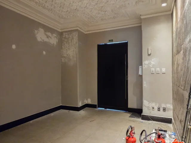 Sala 8 quartos e 3 banheiros, para alugar, no bairro Nazare em Belém