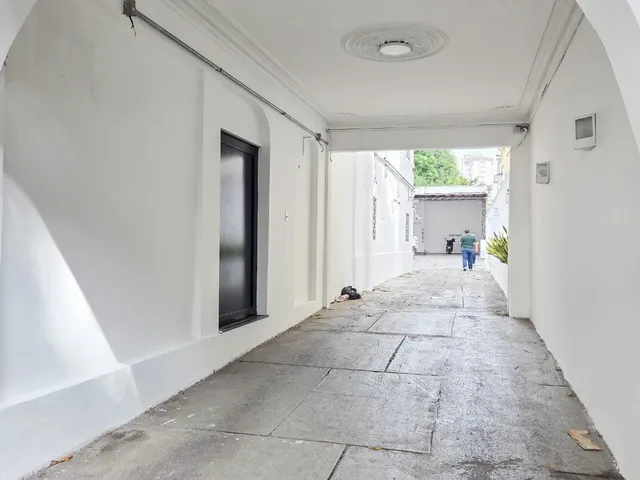 Sala 8 quartos e 3 banheiros, para alugar, no bairro Nazare em Belém