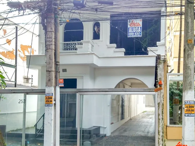 Sala 8 quartos e 3 banheiros, para alugar, no bairro Nazare em Belém