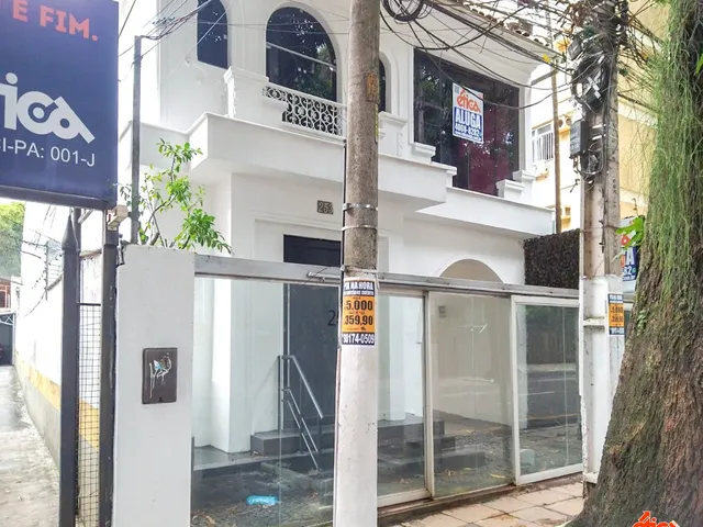 Sala 8 quartos e 3 banheiros, para alugar, no bairro Nazare em Belém