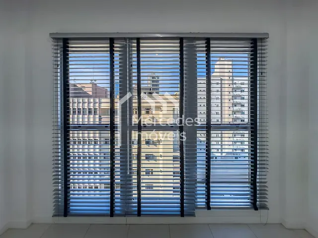 Sala com 37m², para alugar, no bairro Centro em Itajaí