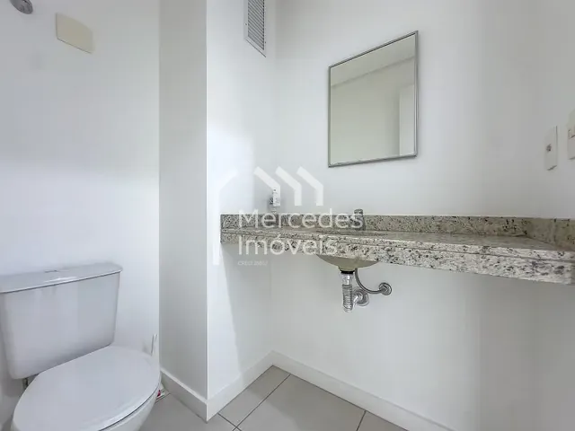 Sala com 37m², para alugar, no bairro Centro em Itajaí