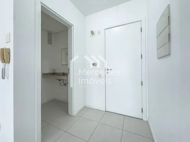 Sala com 37m², para alugar, no bairro Centro em Itajaí