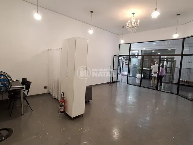 Loja com 56m², para alugar, no bairro Centro em Londrina