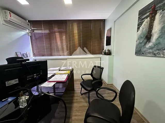 Sala à venda ou para alugar, no bairro Centro em Blumenau