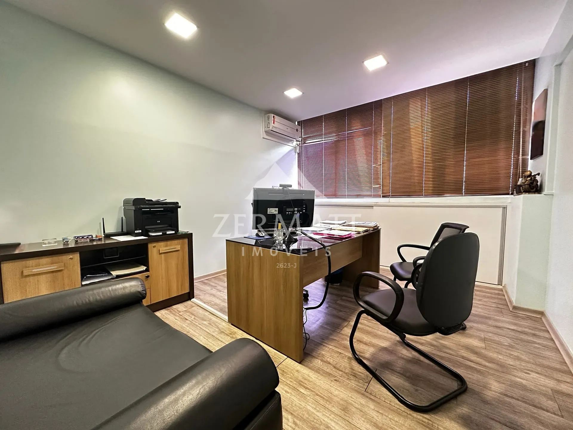 Sala/escritório para venda e locação no Centro de Blumenau, SC - Ed. Brasília - foto 1