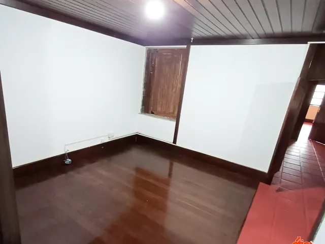 Sala 3 quartos e 4 banheiros, para alugar, no bairro Batista Campos em Belem