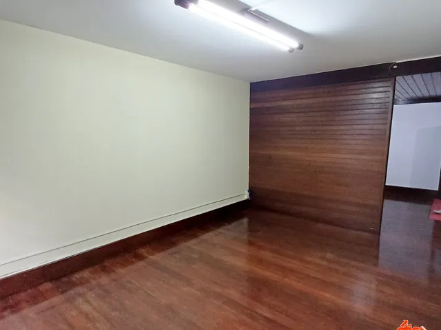 Sala 3 quartos e 5 banheiros, para alugar, no bairro Batista Campos em Belém