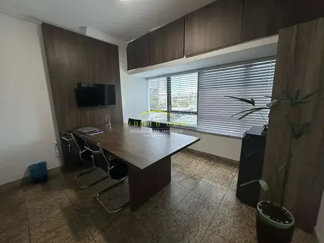 Sala à venda, no bairro Caminho das Árvores em Salvador