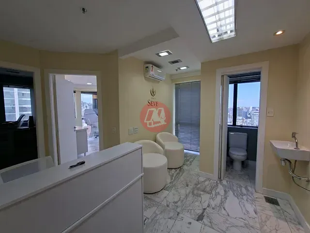 Sala com 70m², à venda ou para alugar, no bairro Auxiliadora em Porto Alegre