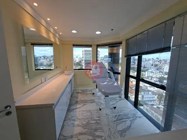 Sala com 70m², à venda ou para alugar, no bairro Auxiliadora em Porto Alegre