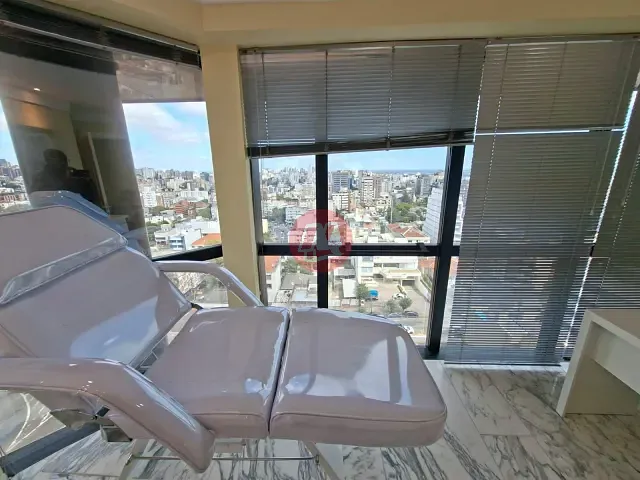 Sala com 70m², à venda ou para alugar, no bairro Auxiliadora em Porto Alegre
