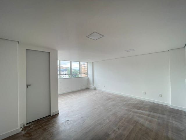 Sala para alugar, no bairro Ouro Preto em Belo Horizonte
