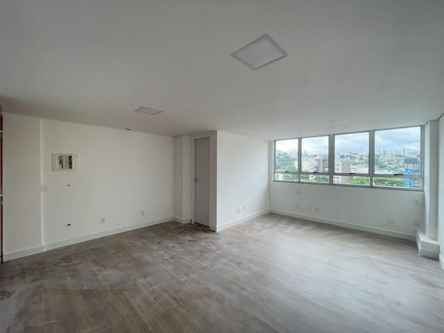 Sala para alugar, no bairro Ouro Preto em Belo Horizonte