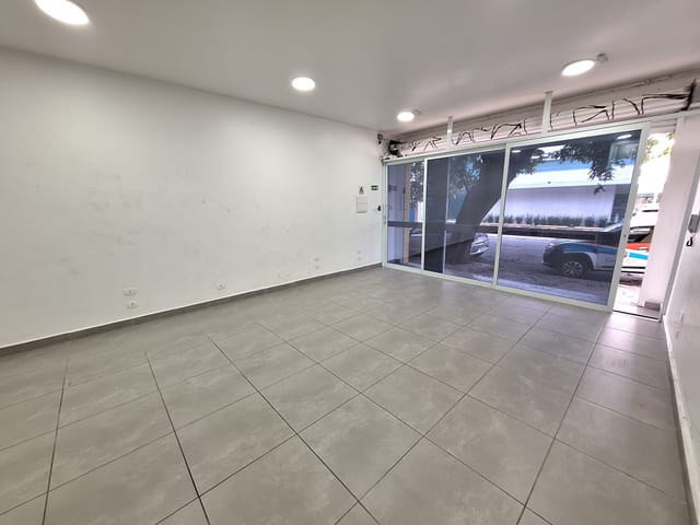 Foto do Loja - Loja Reformada TÉRREO, 48 m² Vão livre, Pompéia | Sell Imóveis