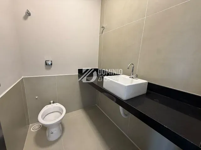 Sala para alugar, no bairro São Benedito em Uberaba
