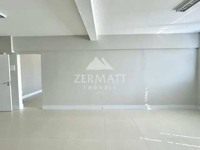 Sala com 50m², para alugar, no bairro Centro em Blumenau