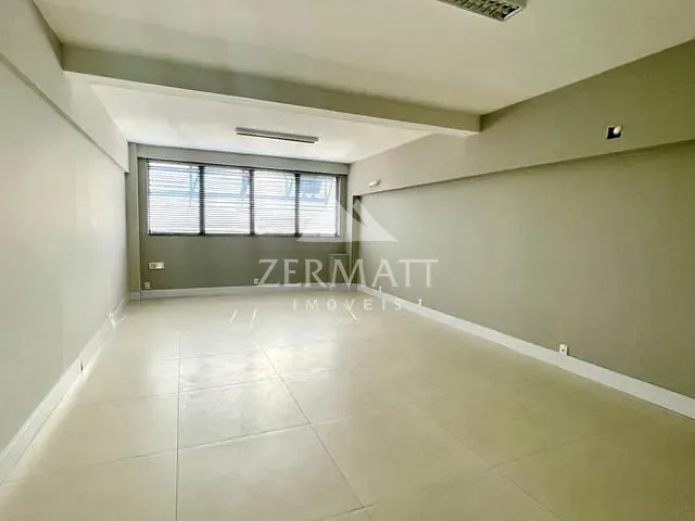 Sala com 50m², para alugar, no bairro Centro em Blumenau