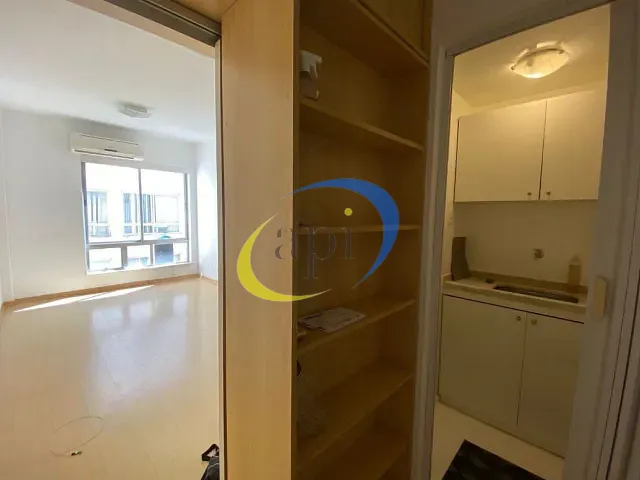 Sala à venda, no bairro Copacabana em Rio de Janeiro