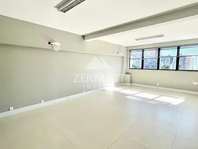 Sala com 50m², para alugar, no bairro Centro em Blumenau
