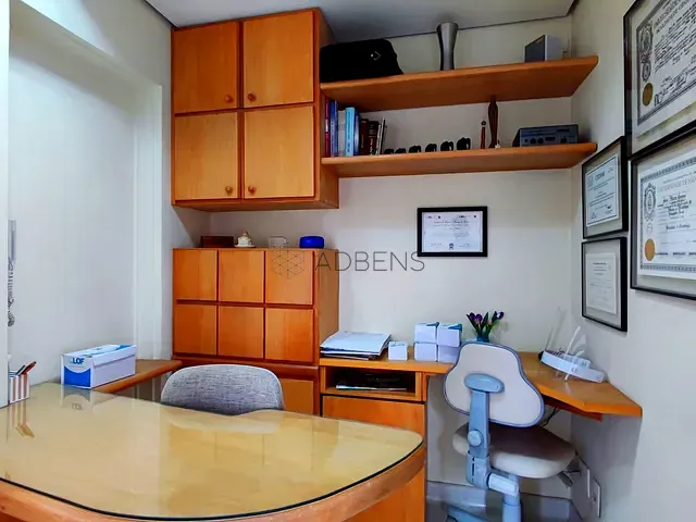 Sala à venda, no bairro Itaim Bibi em São Paulo