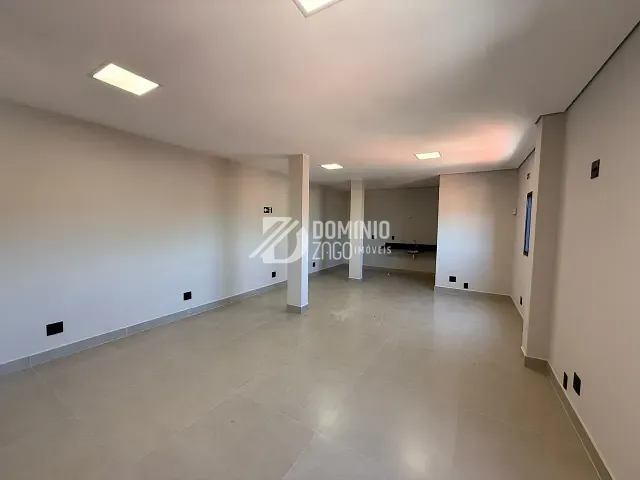 Sala para alugar, no bairro São Benedito em Uberaba