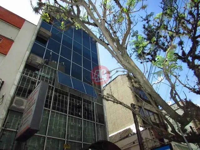 Sala com 64m², à venda, no bairro Rio Branco em Porto Alegre