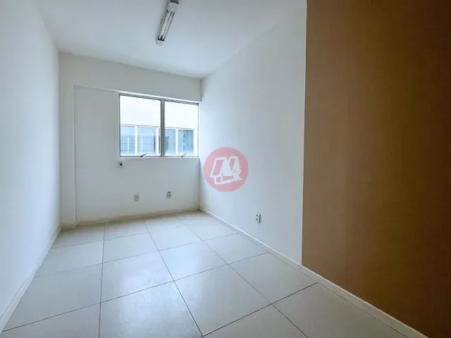 Sala com 64m², à venda, no bairro Rio Branco em Porto Alegre