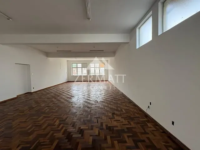 Sala com 256m², para alugar, no bairro Centro em Blumenau