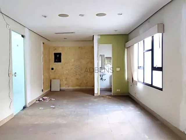 Sala à venda, no bairro Itaim Bibi em São Paulo