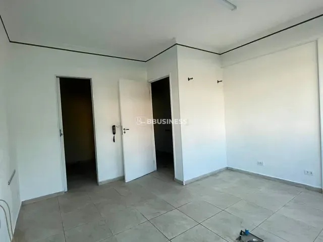 Sala à venda ou para alugar, no bairro Santo Antônio em São Caetano do Sul