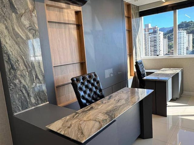 Sala com 68m², à venda, no bairro Meia Praia em Itapema
