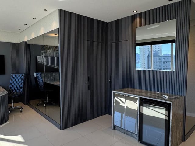 Sala com 68m², à venda, no bairro Meia Praia em Itapema