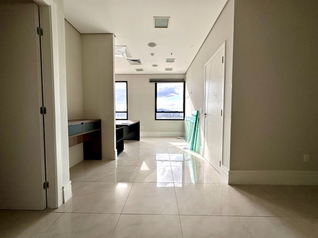 Sala com 200m², à venda ou para alugar, no bairro Alphaville Industrial em Barueri