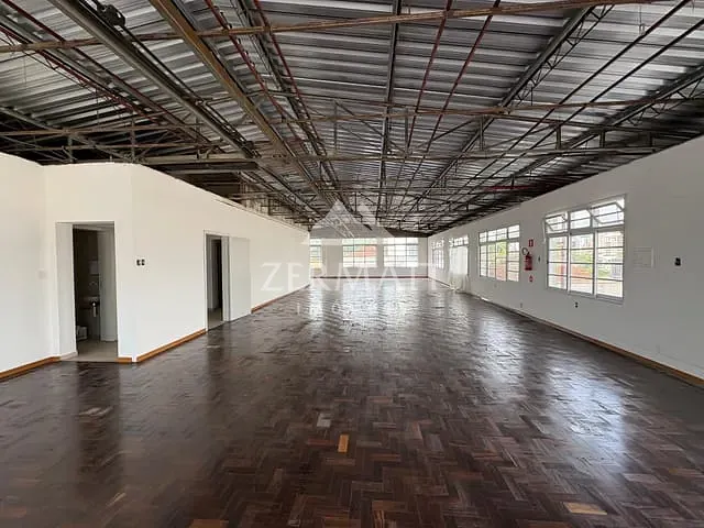 Sala com 256m², para alugar, no bairro Centro em Blumenau
