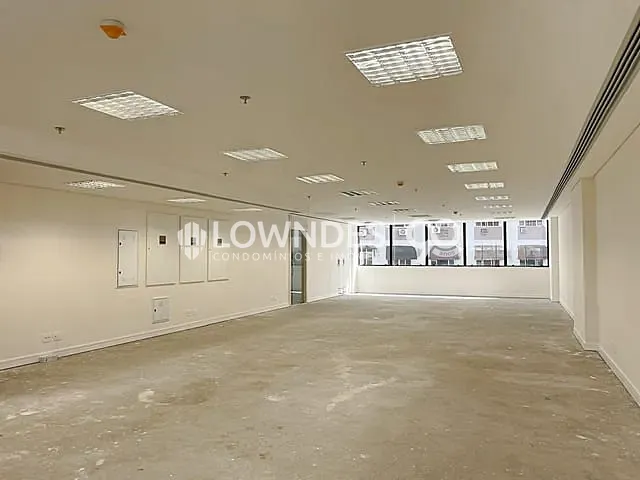 Sala para alugar, no bairro Botafogo em Rio de Janeiro