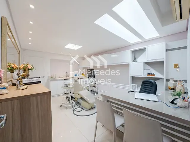 Sala com 278m², para alugar, no bairro Centro em Itajaí
