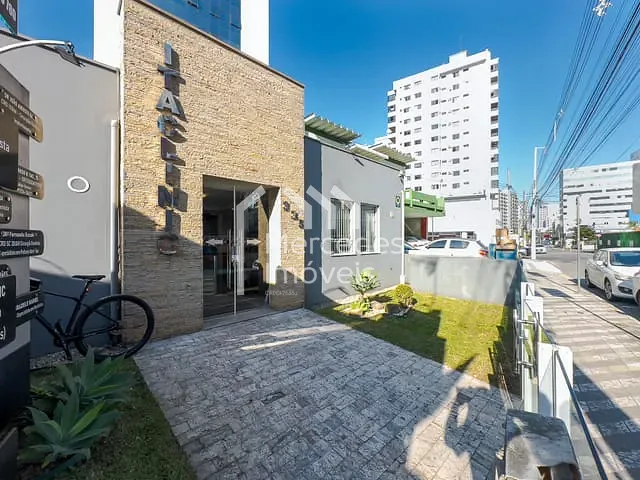 Sala com 278m², para alugar, no bairro Centro em Itajaí