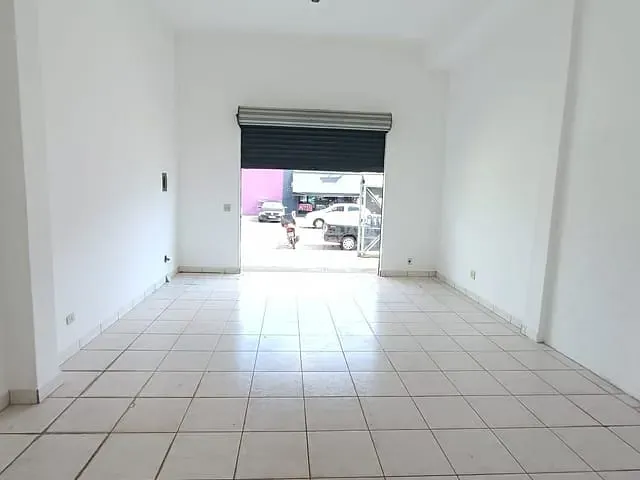 Sala com 40m², para alugar, no bairro Santa Mônica em Londrina