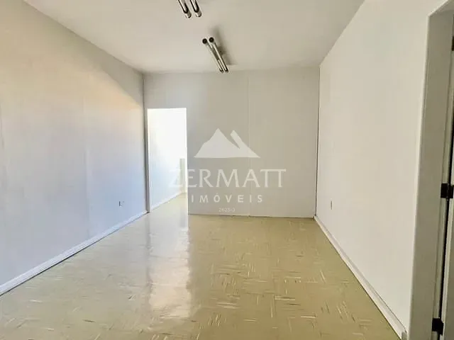 Sala com 26m², para alugar, no bairro Centro (Blumenau) em Blumenau