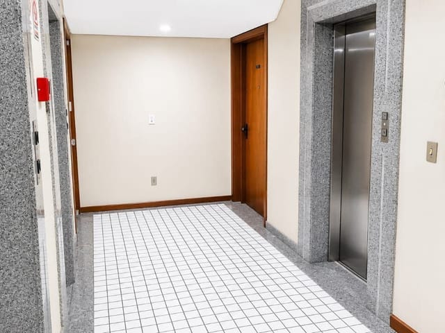 Sala à venda, no bairro Centro Histórico em Porto Alegre