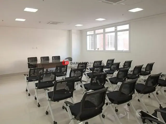 Sala à venda, no bairro Vila Carrão em São Paulo