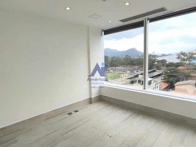 Sala com 22m², à venda ou para alugar, no bairro Recreio dos Bandeirantes em Rio de Janeiro