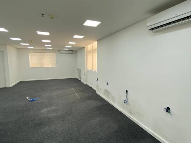 Sala à venda, no bairro Jardim Europa em São Paulo