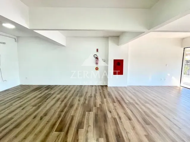 Sala para alugar, no bairro Centro em Blumenau