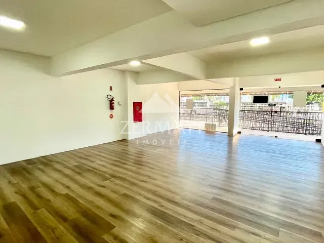 Sala para alugar, no bairro Centro em Blumenau